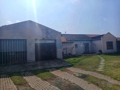 4 Bedroom House For Sale in Ermelo - hyoz.webp
