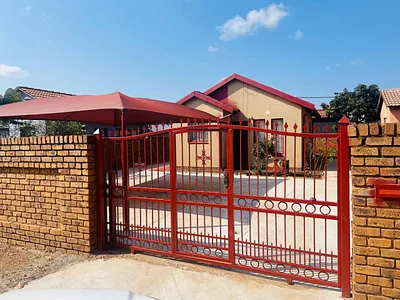 2 Bedroom House For Sale in Pretoria - 5Ly0.webp