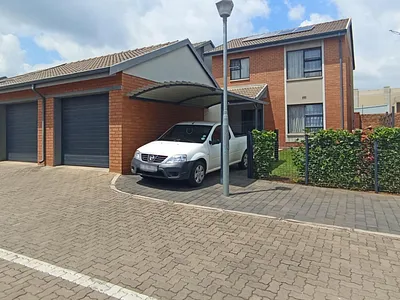 3 Bedroom Townhouse For Sale in Pretoria - cUCx.webp
