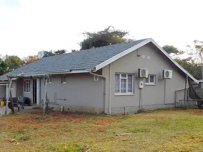 3 Bedroom House For Sale in Amanzimtoti - Zp3Y.webp