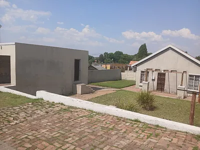 2 Bedroom House For Sale in Ermelo - img