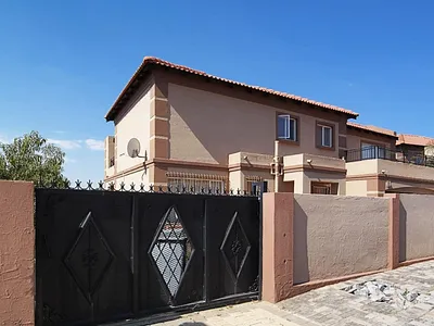 3 Bedroom House For Sale in Midrand - PMj0.webp