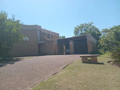 4 Bedroom House For Sale in Ladysmith - I1rk.webp