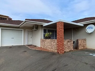 3 Bedroom House For Sale in Kingsburgh - YKLc.webp