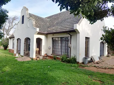 3 Bedroom House For Sale in Kempton Park - hjwx.webp