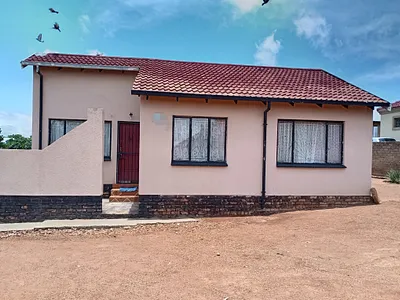 3 Bedroom House For Sale in Soshanguve - 5aXY.webp
