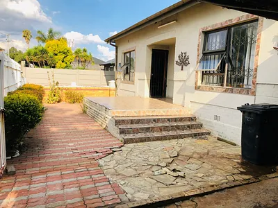 3 Bedroom House For Sale in Springs - img