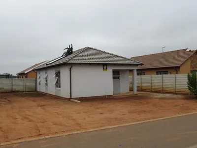 3 Bedroom House For Sale in Benoni - R2za.webp