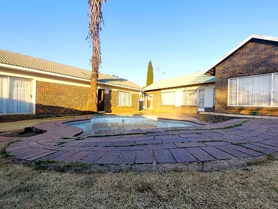 3 Bedroom House For Sale in Benoni - img