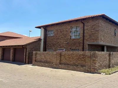 3 Bedroom Townhouse For Sale in Pretoria - CMCl.webp