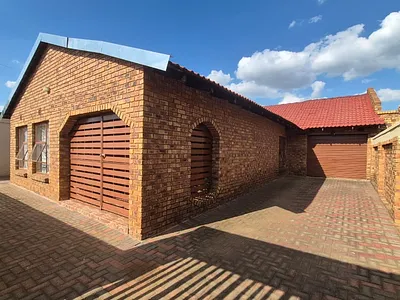 3 Bedroom House For Sale in Benoni - MNo9.webp