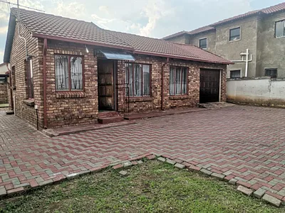 2 Bedroom House To Rent in Pretoria - P5qR.webp