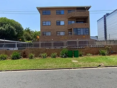 3 Bedroom Apartment For Sale in Amanzimtoti - fypV.webp