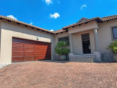 3 Bedroom House For Sale in Hartbeespoort - UeO6.webp