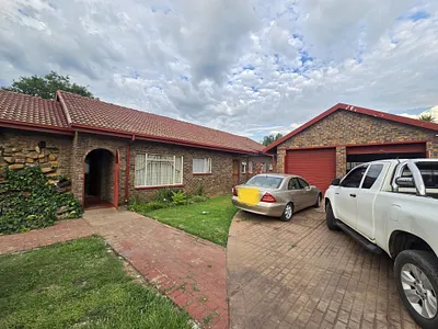 3 Bedroom House For Sale in Bronkhorstspruit - H4RQ.webp