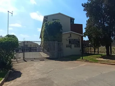 3 Bedroom Apartment For Sale in Johannesburg - 7RLP.webp