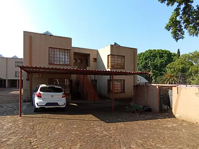 2 Bedroom Apartment For Sale in Johannesburg - GAKE.webp