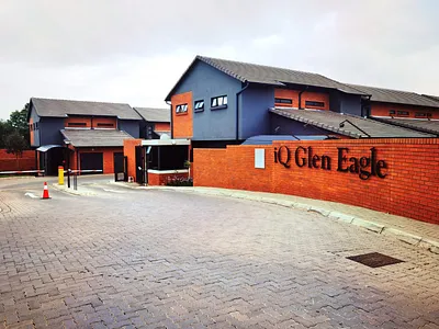 2 Bedroom Townhouse For Sale in Pretoria - Iz5u.webp