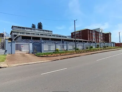 3 Bedroom Townhouse For Sale in Scottburgh - 2WyV.webp