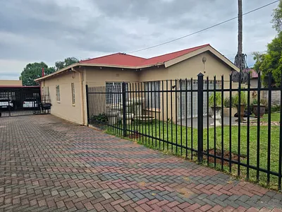 4 Bedroom House For Sale in Pretoria - yoFq.webp