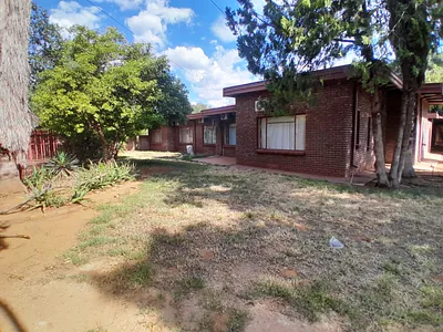 4 Bedroom House For Sale in Kathu - zvxe.webp