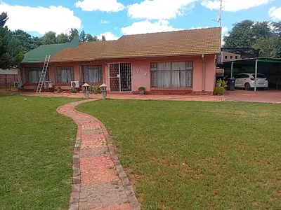 4 Bedroom House For Sale in Kathu - MWHT.webp