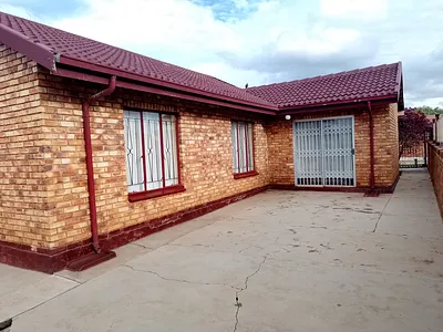 3 Bedroom House For Sale in Pretoria - o1ht.webp