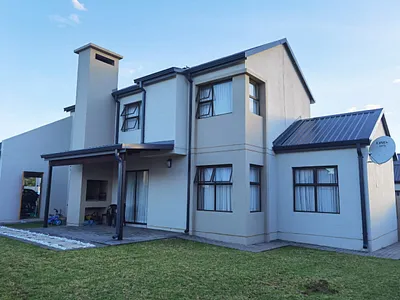 4 Bedroom House For Sale in Hartbeespoort - yW6P.webp