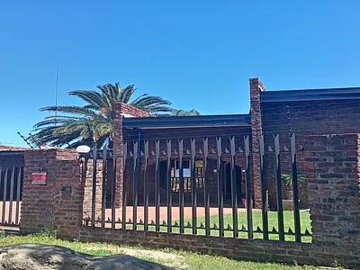 5 Bedroom House For Sale in Kimberley - eyNX.webp