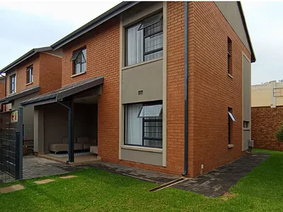 3 Bedroom Townhouse For Sale in Pretoria - JDM9.webp