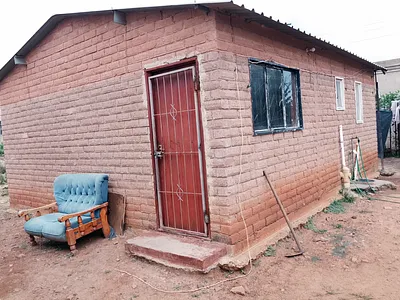 2 Bedroom House For Sale in Pretoria - oFrj.webp