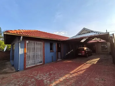 4 Bedroom House For Sale in Soshanguve - 8mGu.webp