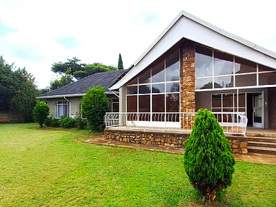 4 Bedroom House For Sale in Benoni - z991.webp