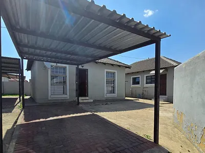 2 Bedroom House For Sale in Ermelo - 3w1Z.webp