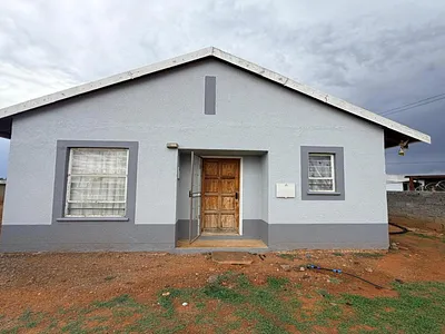 2 Bedroom House For Sale in Kimberley - img