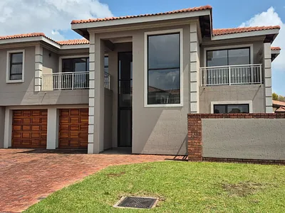 4 Bedroom House For Sale in Boksburg - img