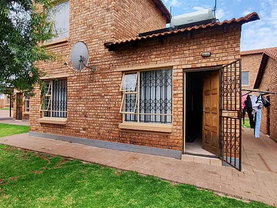 3 Bedroom Apartment For Sale in Boksburg - img