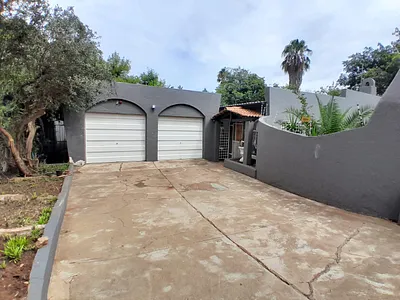 4 Bedroom House For Sale in Kuruman - JZ6h.webp