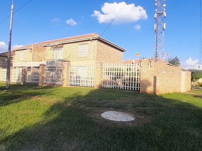 2 Bedroom Townhouse To Rent in Helikonpark, Randfontein - wRLs.webp