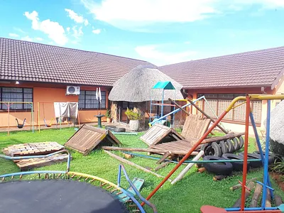 3 Bedroom House For Sale in Carletonville - i8cM.webp