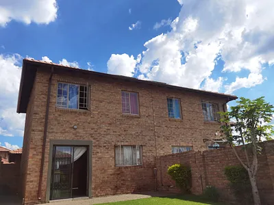 3 Bedroom Townhouse For Sale in Pretoria - pjCz.webp