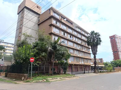 1.5 Bedroom Apartment For Sale in Pretoria - kEHr.webp