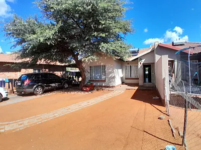 3 Bedroom House For Sale in Kathu - Jh54.webp