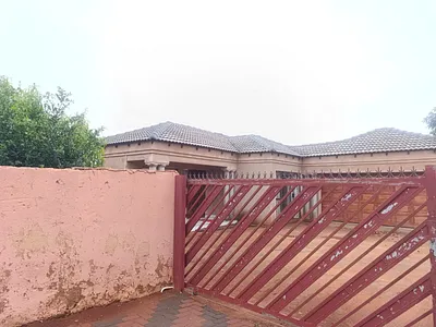 3 Bedroom House For Sale in Soshanguve - PV2x.webp