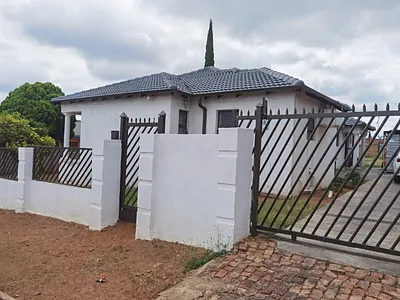 4 Bedroom House For Sale in Soshanguve - RZGj.webp