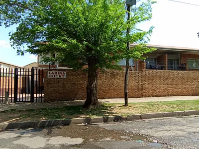 2 Bedroom Apartment For Sale in Roodepoort - Q3uU.webp