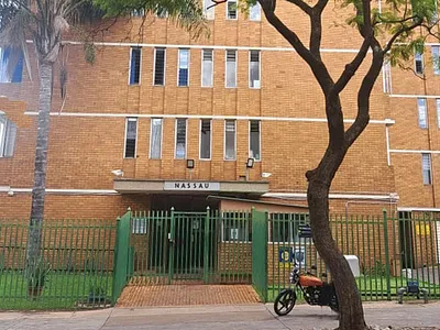 2 Bedroom Apartment For Sale in Pretoria - 6u1R.webp