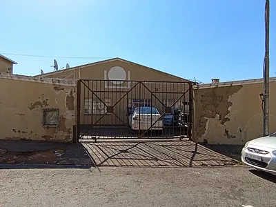 2 Bedroom Townhouse For Sale in Johannesburg - m5o7.webp