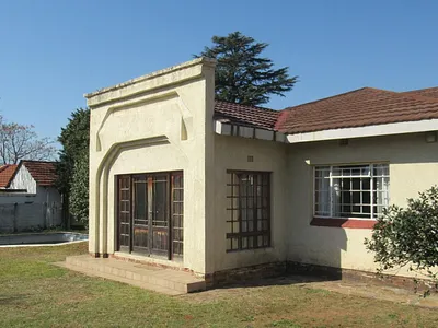 3 Bedroom House For Sale in Roodepoort - mt05.webp