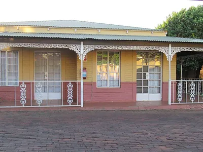 3 Bedroom Townhouse For Sale in Roodepoort - BUE2.webp